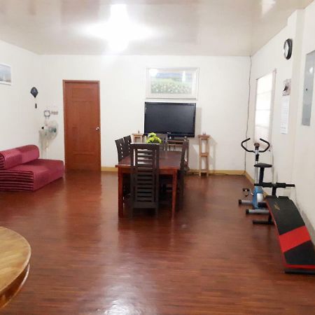 Minine Guesthouse Silang Екстер'єр фото