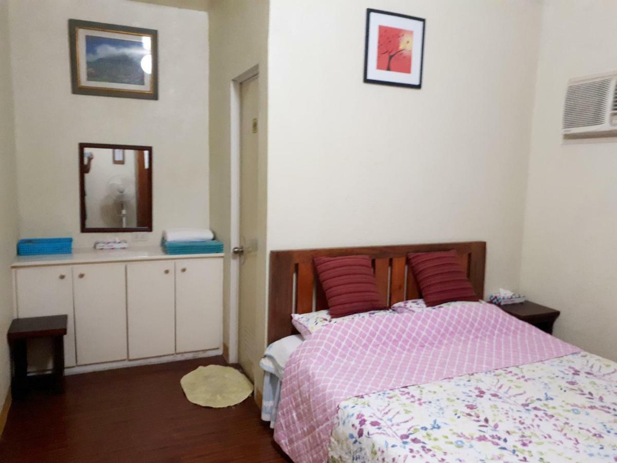 Minine Guesthouse Silang Екстер'єр фото