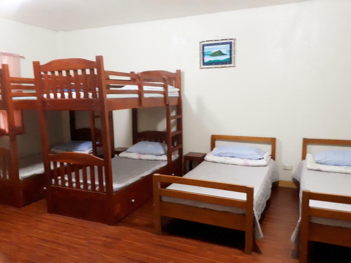 Minine Guesthouse Silang Екстер'єр фото