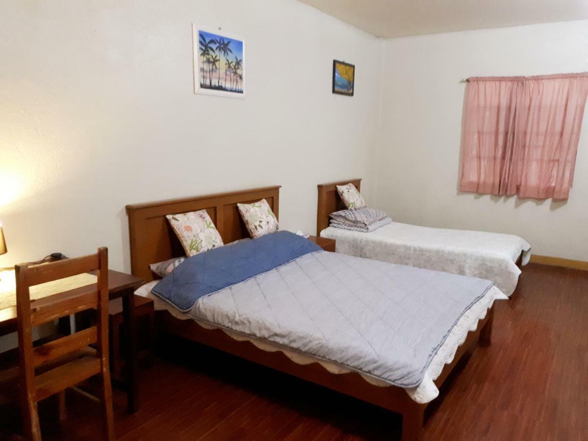 Minine Guesthouse Silang Екстер'єр фото