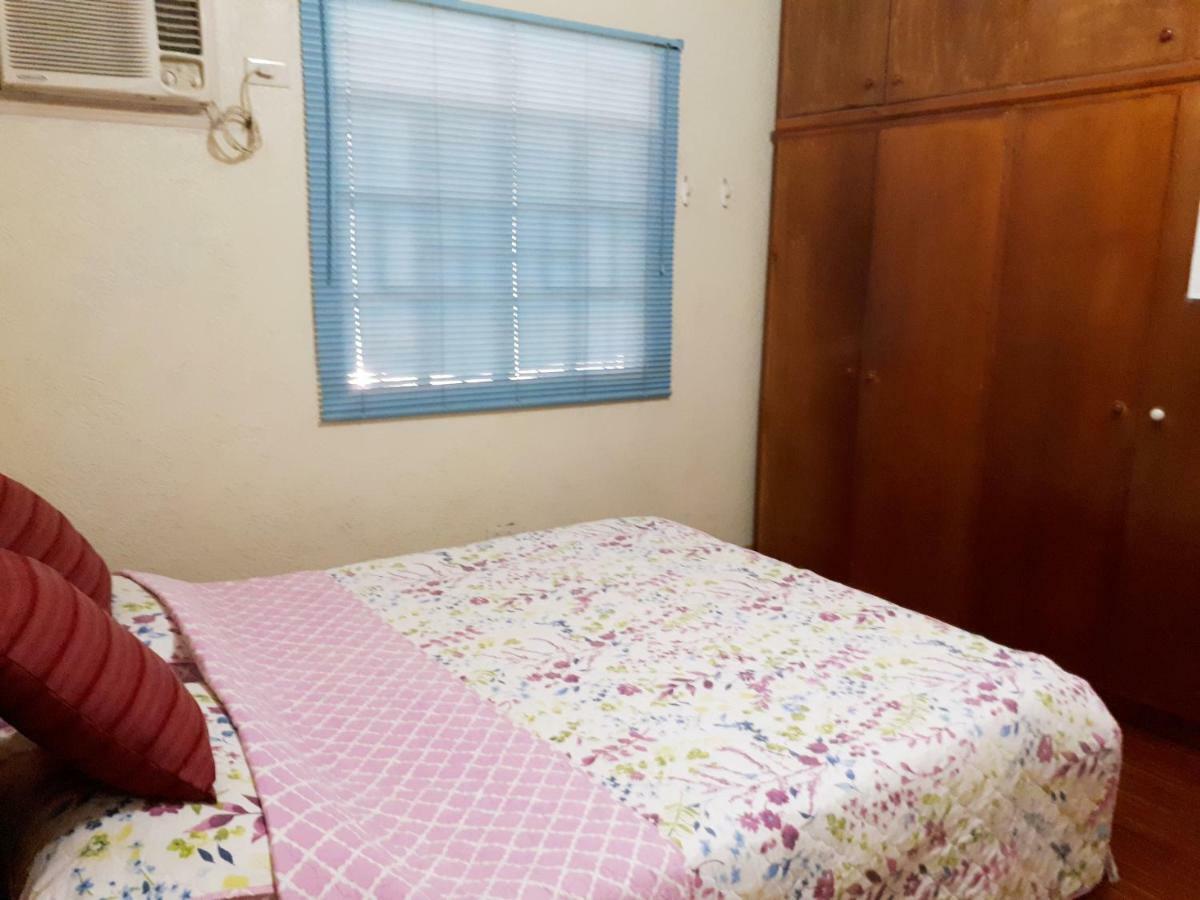 Minine Guesthouse Silang Екстер'єр фото