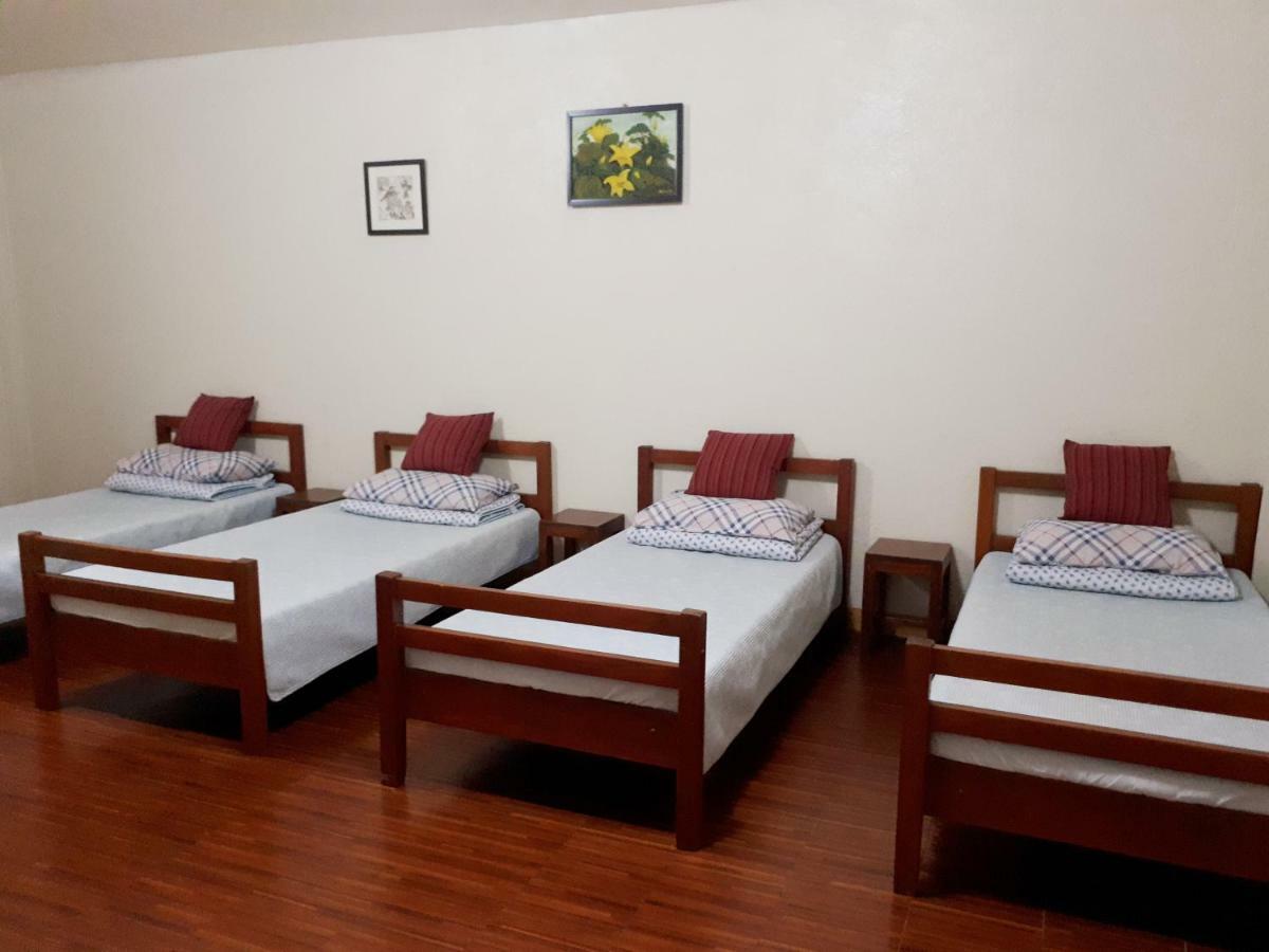 Minine Guesthouse Silang Екстер'єр фото