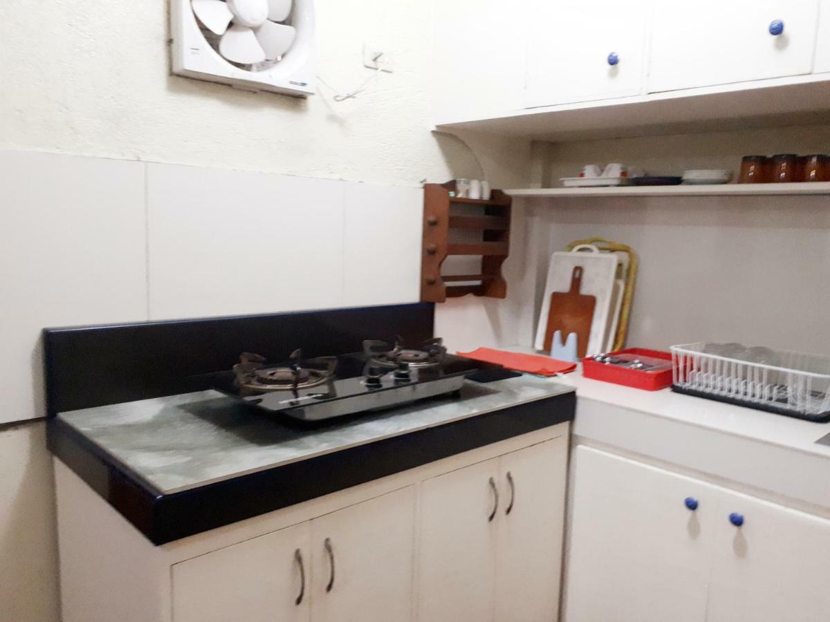 Minine Guesthouse Silang Екстер'єр фото