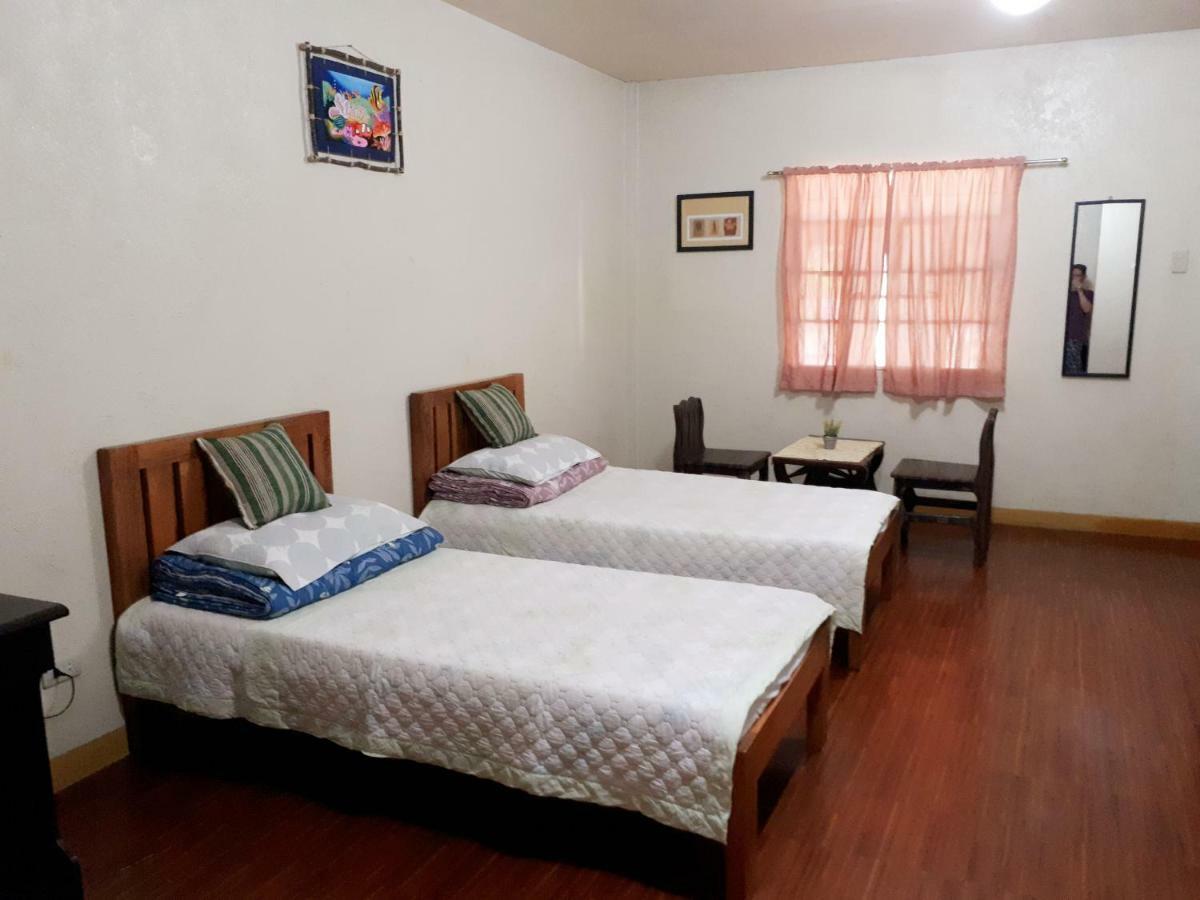 Minine Guesthouse Silang Екстер'єр фото
