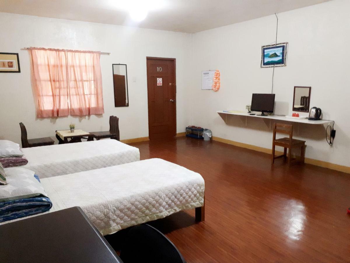 Minine Guesthouse Silang Екстер'єр фото