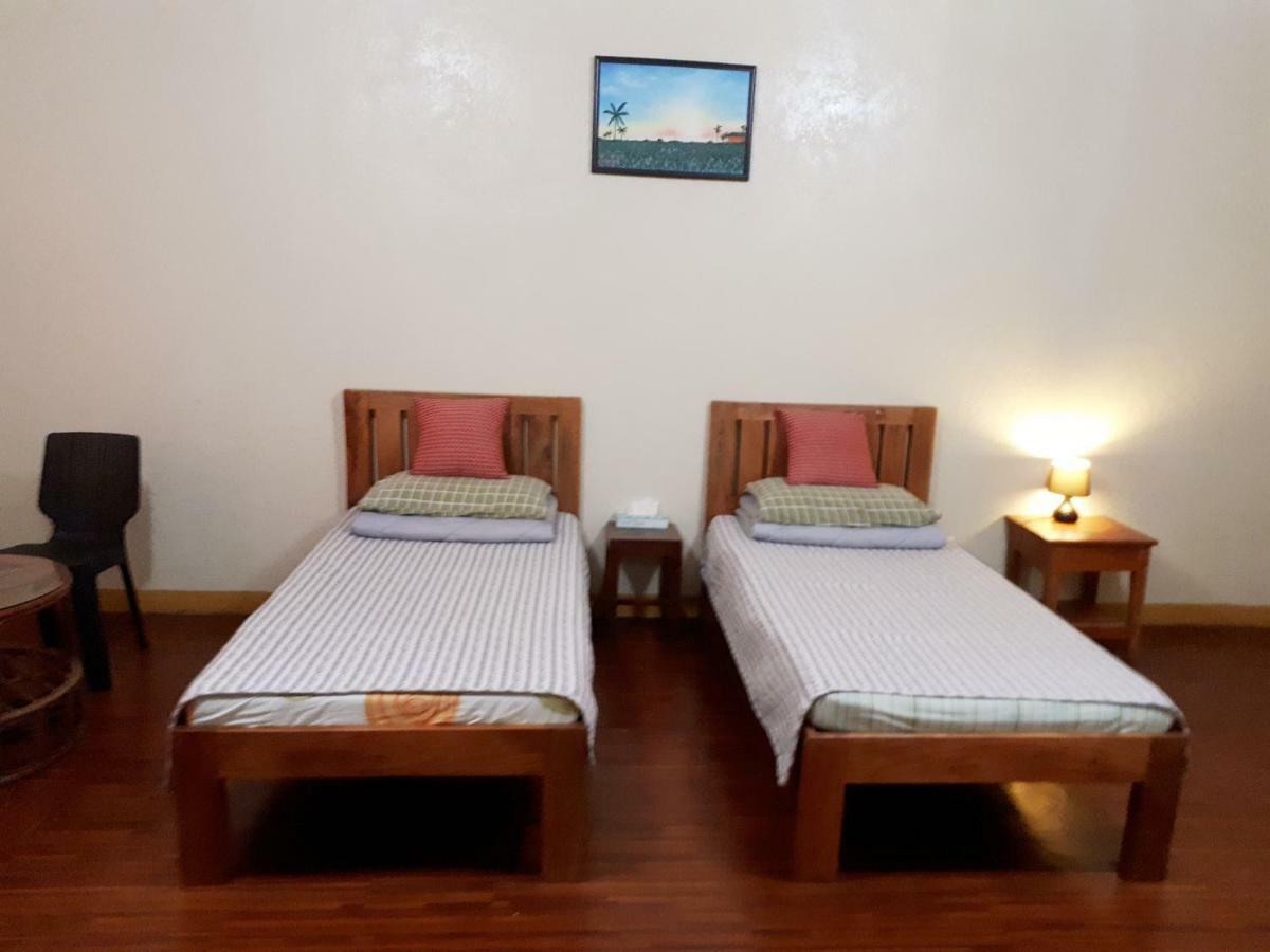 Minine Guesthouse Silang Екстер'єр фото