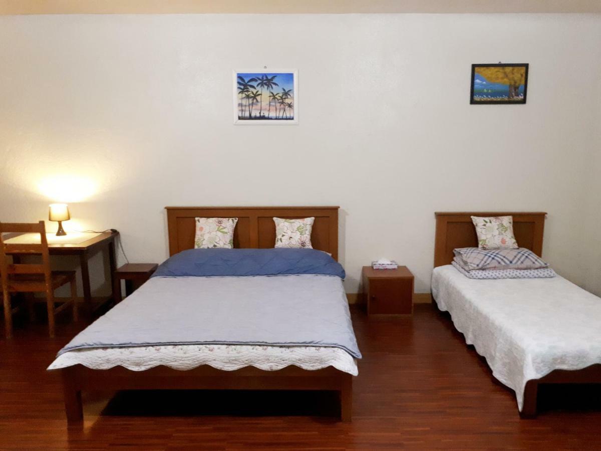 Minine Guesthouse Silang Екстер'єр фото